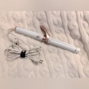 T3 Curling Iron 1 1/4 inch